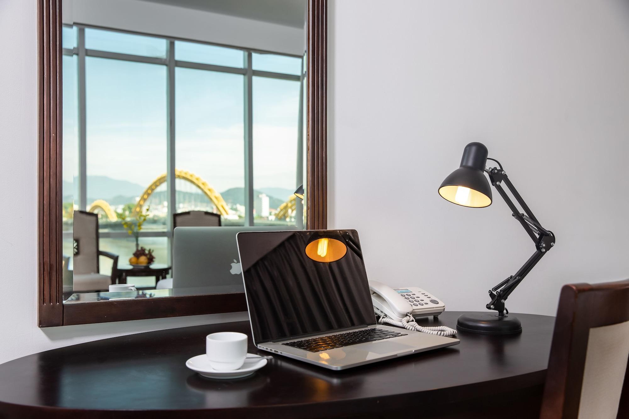 Da Nang Riverside Hotel Екстериор снимка